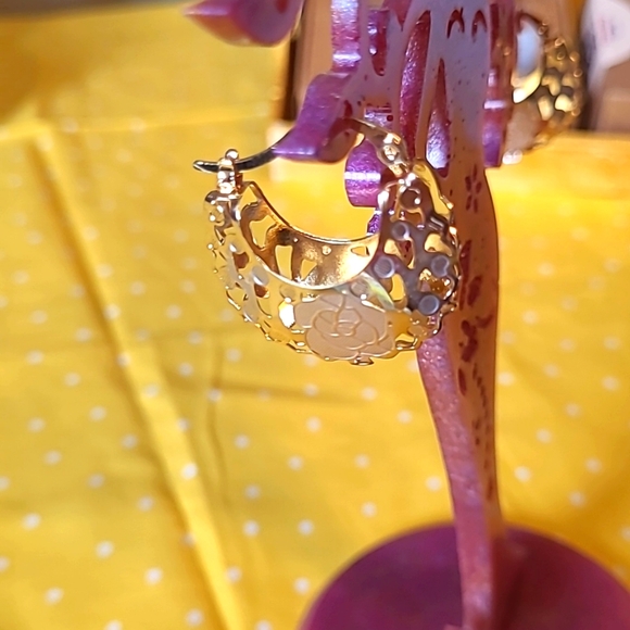 Handcrafted Resin Jelewry holder - Picture 6 of 6